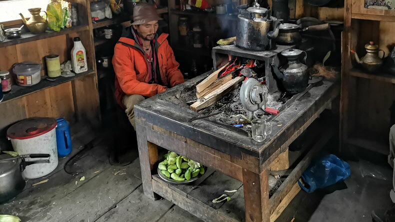 Manaslu - Snapshots 25 Manaslu - Snapshots 25